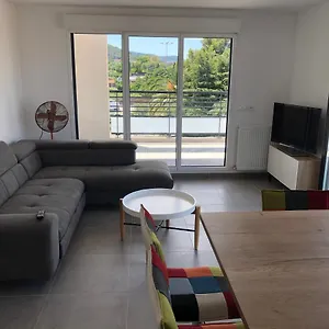 https://appartement-t3-neuf-sur-les-toits-avec-terrasse.fr-provencehotel.com